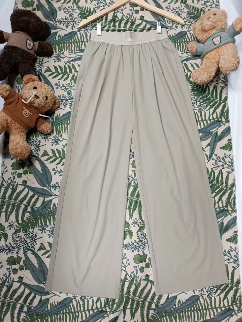 Alo Yoga 🤩Suit Up Gravel Trouser(Regular)👑 Comfy & Versatile Wide Leg Pants - Picture 2 of 9